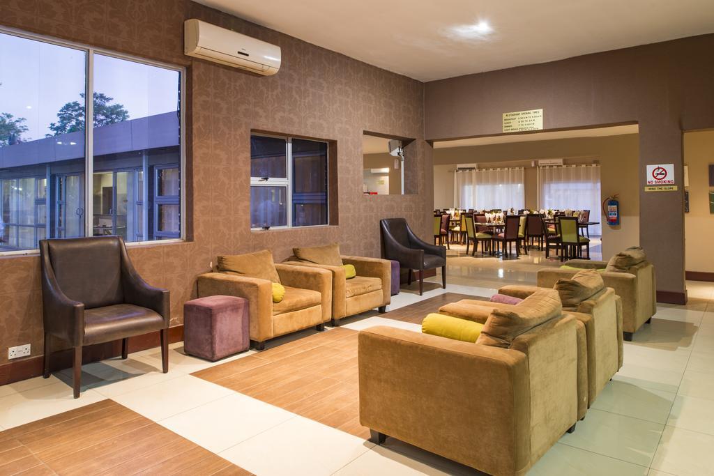 Kadoma Hotel & Conference Centre Εξωτερικό φωτογραφία