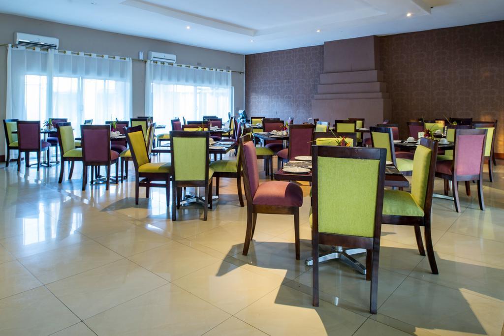 Kadoma Hotel & Conference Centre Εξωτερικό φωτογραφία