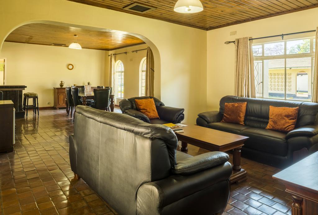 Kadoma Hotel & Conference Centre Εξωτερικό φωτογραφία