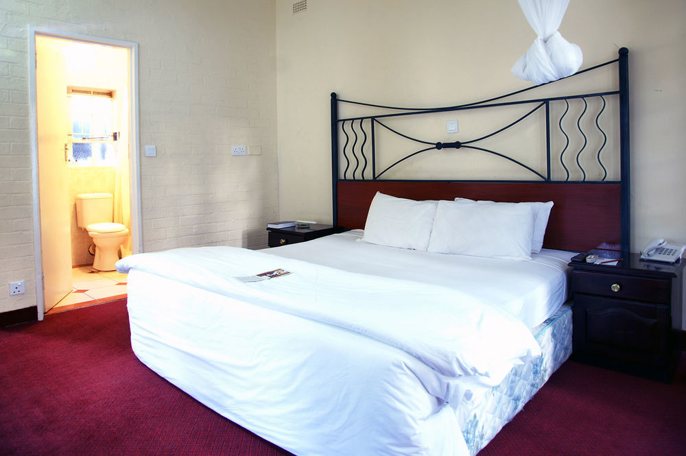 Kadoma Hotel & Conference Centre Εξωτερικό φωτογραφία